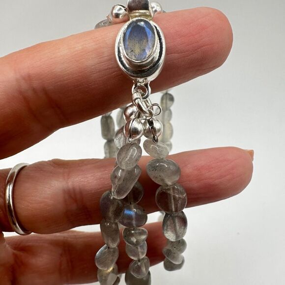 NWOT Labradorite and sterling silver, triple stranded bracelet! - Picture 3 of 10